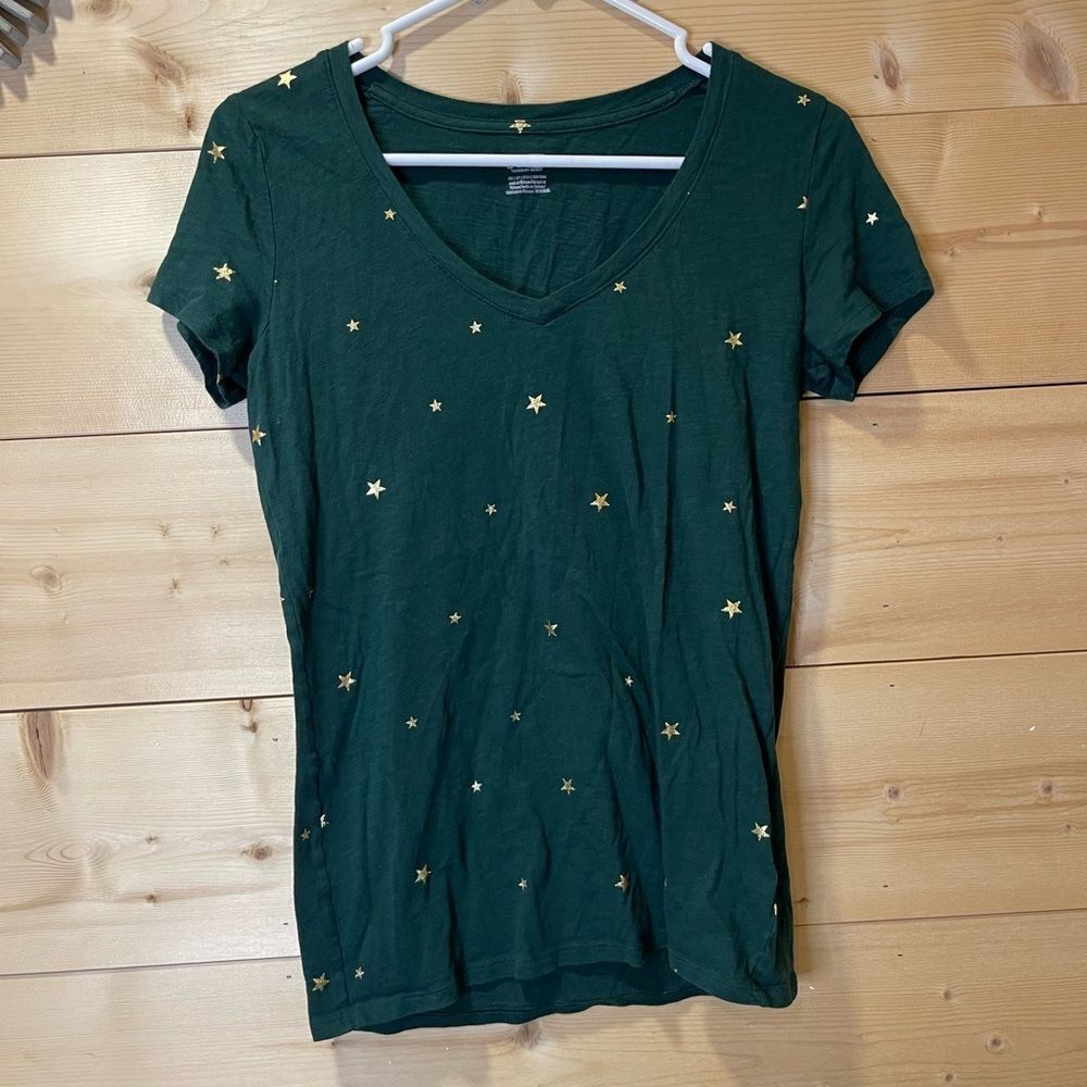 VS Pink Green Ivy Gold V neck tee